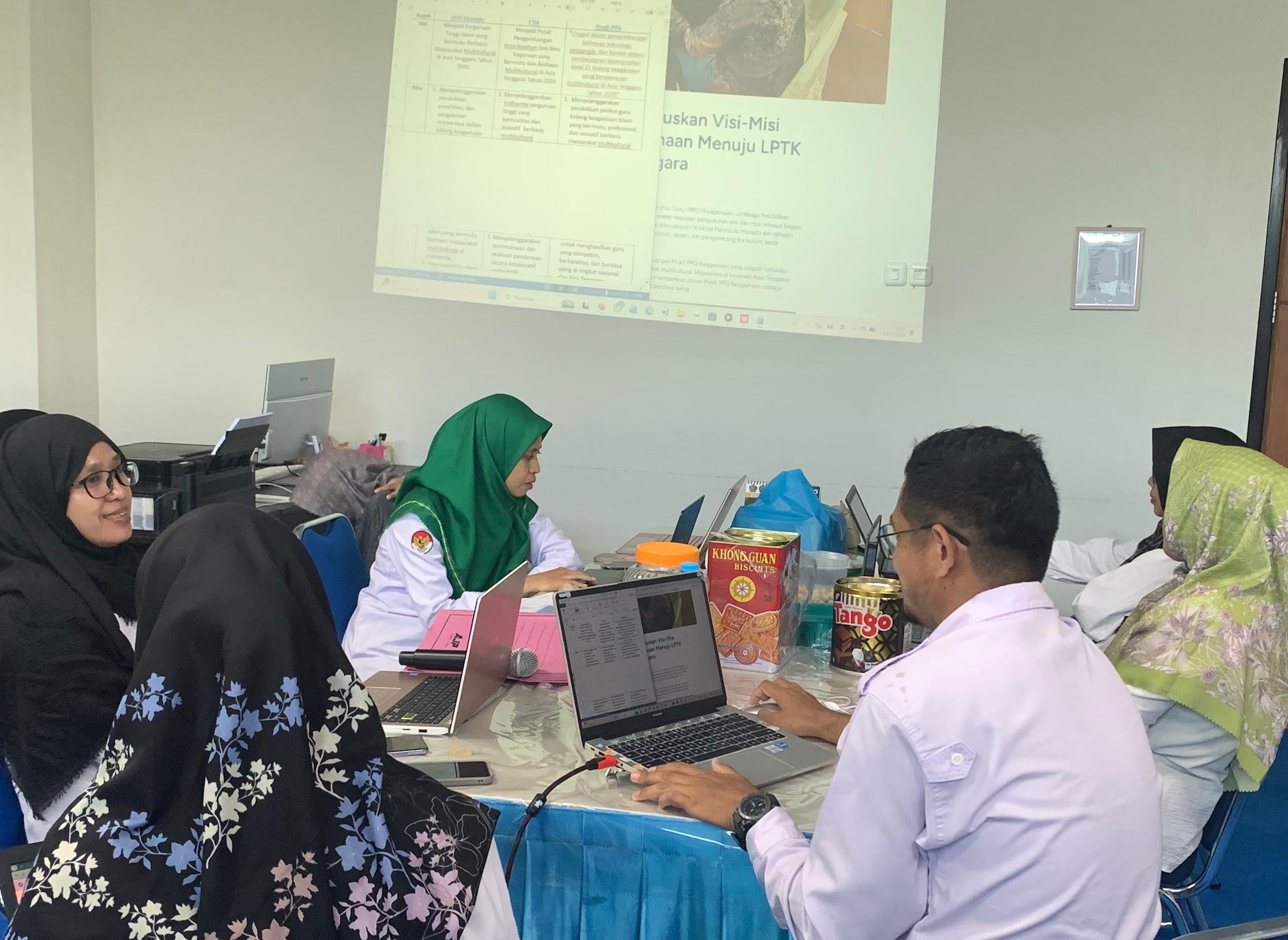 Tim Penyusun Visi Keilmuan Prodi PPG IAIN Manado Gelar Rapat Penyusunan Draf Visi